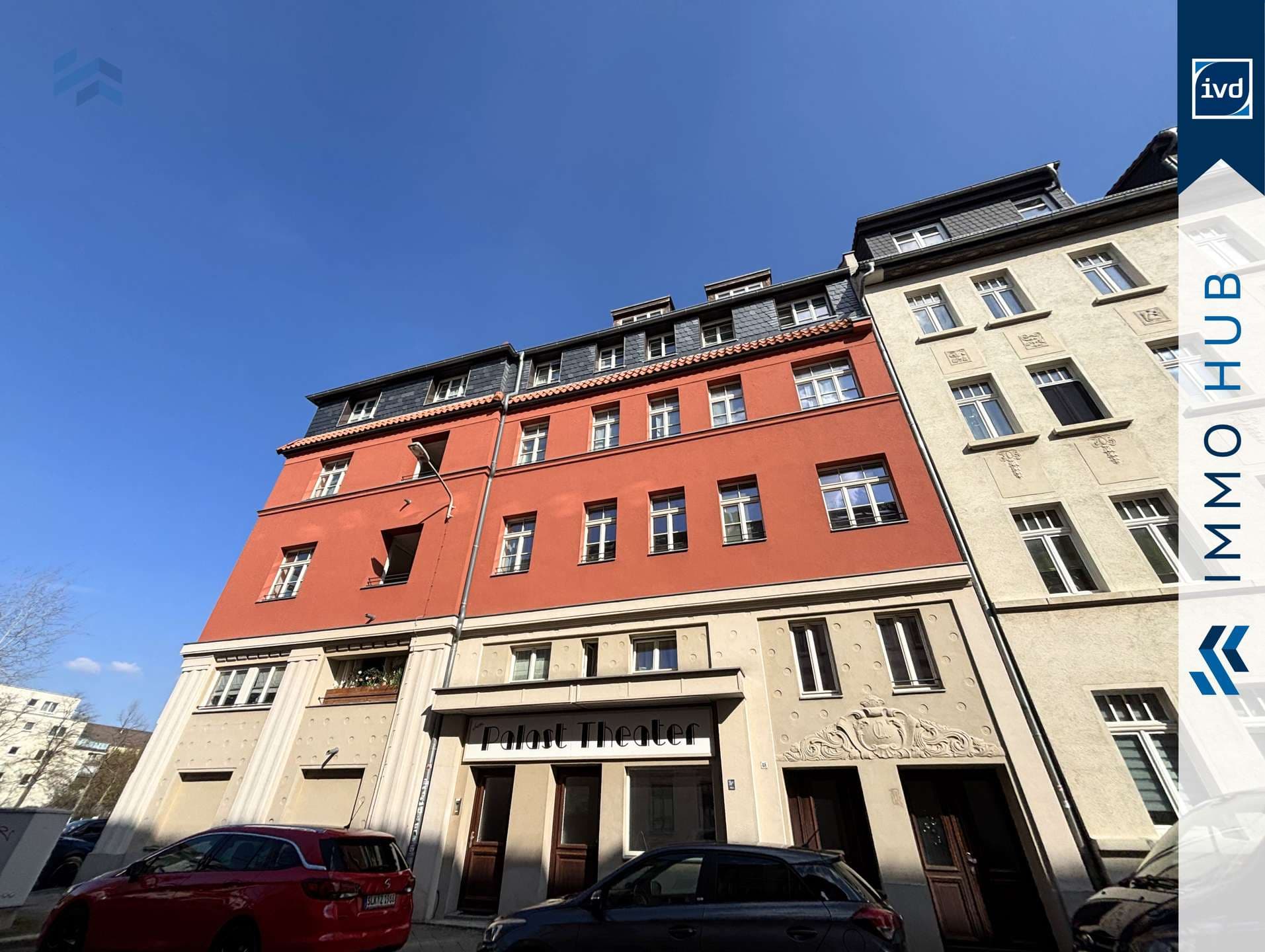 Vor dem Haus